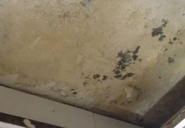 康马阳台漏水维修公司分享下康马卫生间渗水维修需要注意哪些问题。